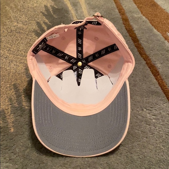 Women’s Adidas adjustable Ball Cap - Picture 3 of 4